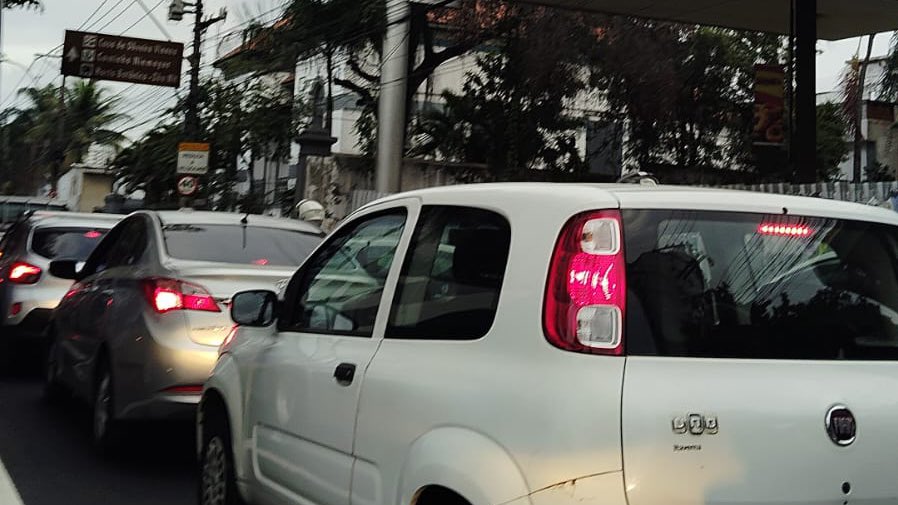 Niterói parou! Acessos à Ponte ficam congestionados após acidente