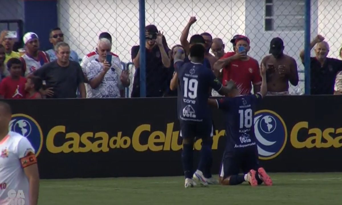 Maricá vence mais uma e dispara na liderança do Carioca